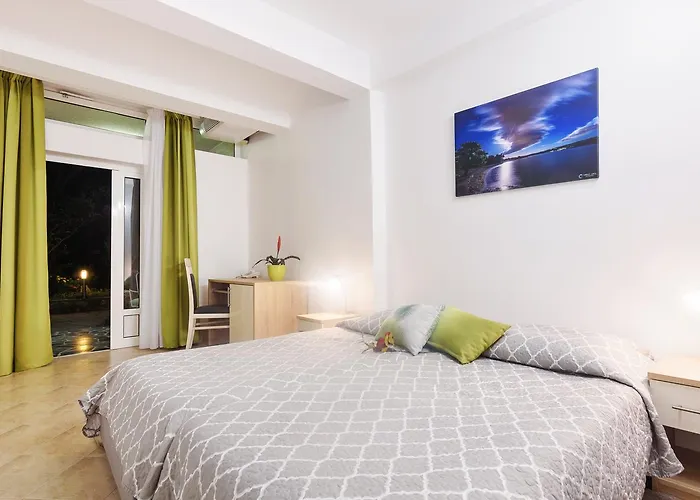 Vicko 4* Starigrad Paklenica